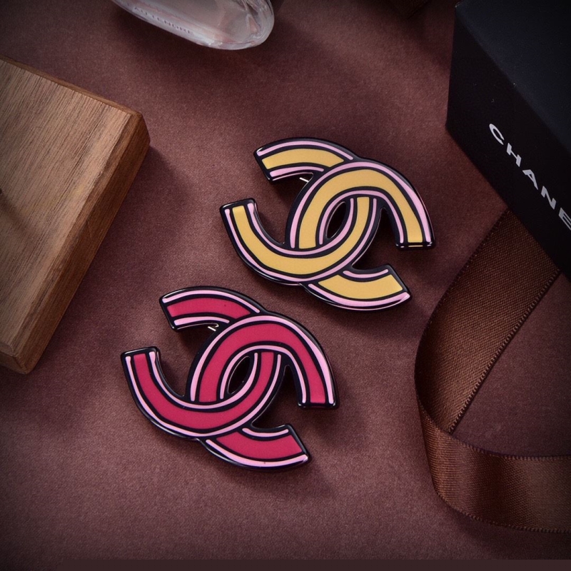 Ch*el brooches